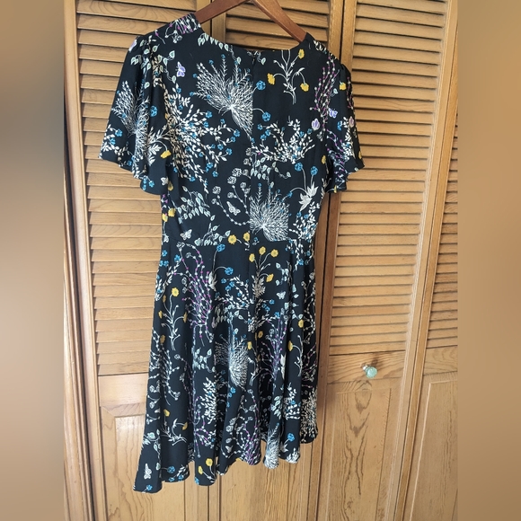 Few Moda New York Flutter Sleeves Dress - Picture 7 of 7